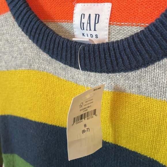 NWT GAP Kids Sweater (Size S 6-7) - Picture 2 of 3
